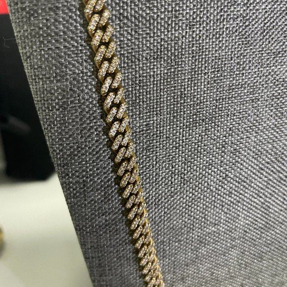 Miami Cuban Chain - Picture 2 of 3